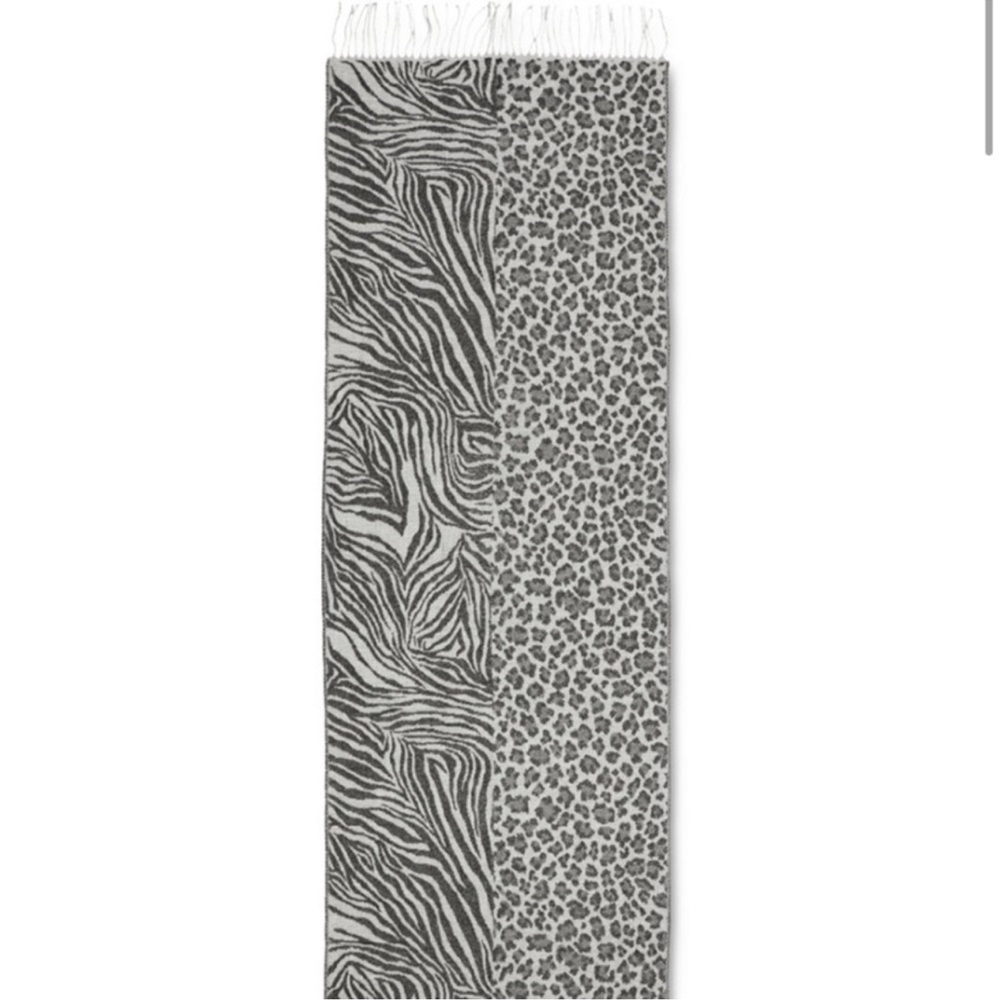 MICHAEL Michael Kors Women's Split-Animal-Print Scarf New - Picture 2 of 7